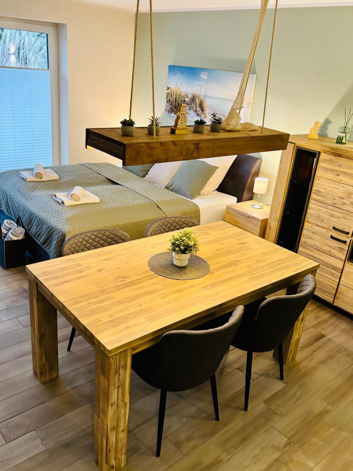Kleine Auszeit -- Inklusive Parkplatz & Wifi, Geschirrspueler, Waschmaschine & Terrasse Mit Strandkorb -- Perfekt Fuer Urlaub & Business Scharbeutz Bagian luar foto